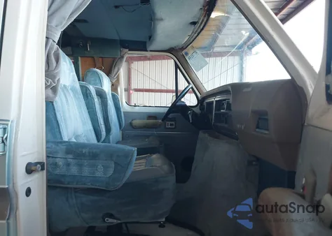 1991 Ford Econoline E350 Super Duty Van z USA, uszkodzony, nr VIN 1FDHS34G0MHA09337